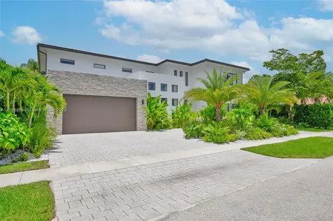 10151 SW 3rd Street Plantation FL 33324