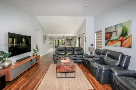 7811 SW 119th Road Miami FL 33183