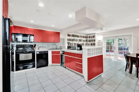 2802 W Trade Avenue Miami FL 33133