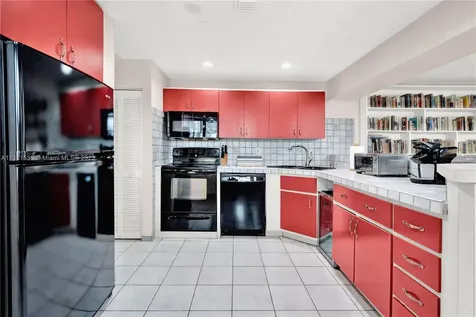 2802 W Trade Avenue Miami FL 33133