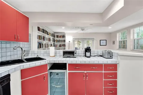 2802 W Trade Avenue Miami FL 33133