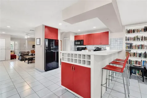 2802 W Trade Avenue Miami FL 33133
