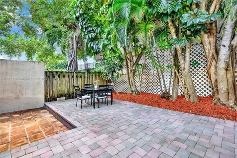 2802 W Trade Avenue Miami FL 33133
