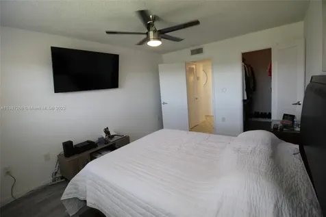 2741 N Pine Island Road Sunrise FL 33322