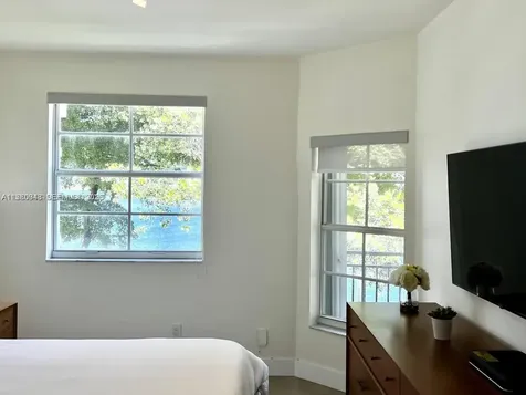 3255 NE 184th Aventura FL 33160