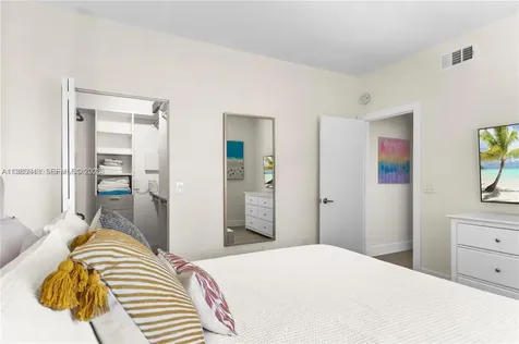3255 NE 184th Aventura FL 33160