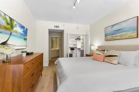 3255 NE 184th Aventura FL 33160