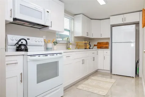 2761 SW 33rd Avenue Miami FL 33133