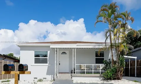 2761 SW 33rd Avenue Miami FL 33133