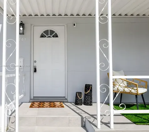 2761 SW 33rd Avenue Miami FL 33133