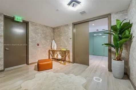 18975 Collins Avenue Sunny Isles Beach FL 33160