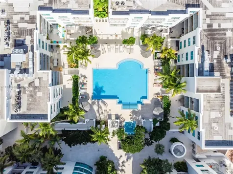 110 Washington Avenue Miami Beach FL 33139