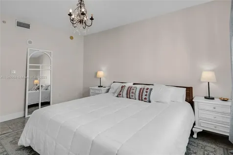 110 Washington Avenue Miami Beach FL 33139