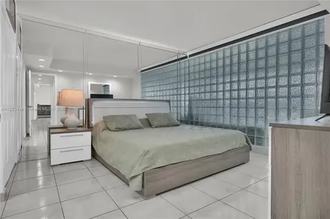 5401 Collins Avenue Miami Beach FL 33140