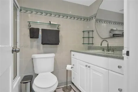 5401 Collins Avenue Miami Beach FL 33140