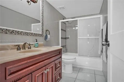 5401 Collins Avenue Miami Beach FL 33140