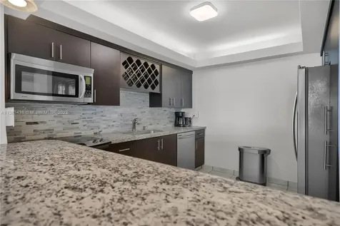 5401 Collins Avenue Miami Beach FL 33140