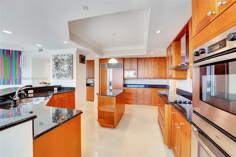 21200 Point Place Aventura FL 33180