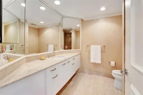 21200 Point Place Aventura FL 33180