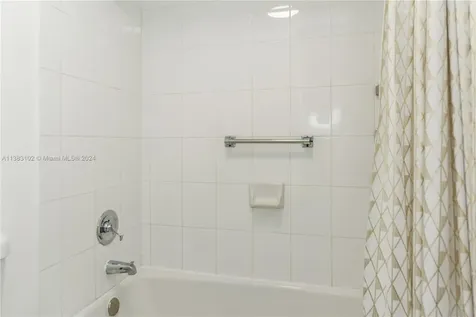 100 Lincoln Road Miami Beach FL 33139