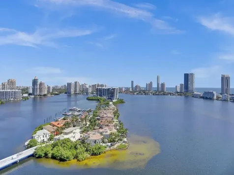 3000 Island Boulevard Aventura FL 33160
