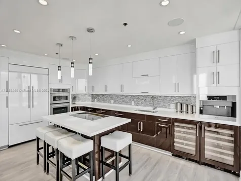3000 Island Boulevard Aventura FL 33160