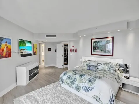 3000 Island Boulevard Aventura FL 33160
