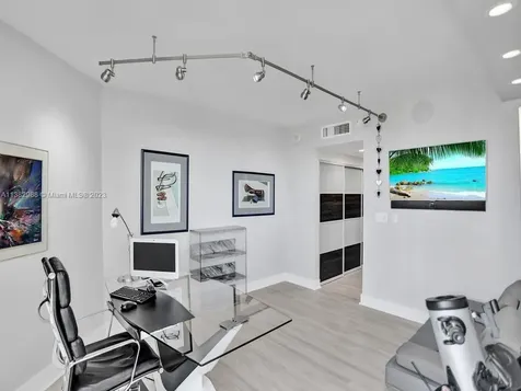 3000 Island Boulevard Aventura FL 33160