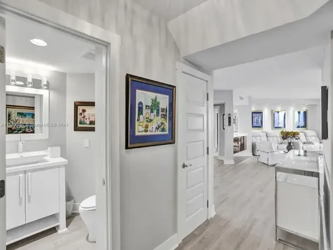 3000 Island Boulevard Aventura FL 33160
