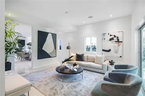4415 N Bay Road Miami Beach FL 33140
