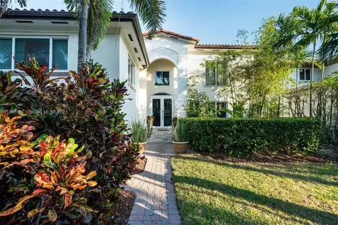 4419 N Bay Road Miami Beach FL 33140