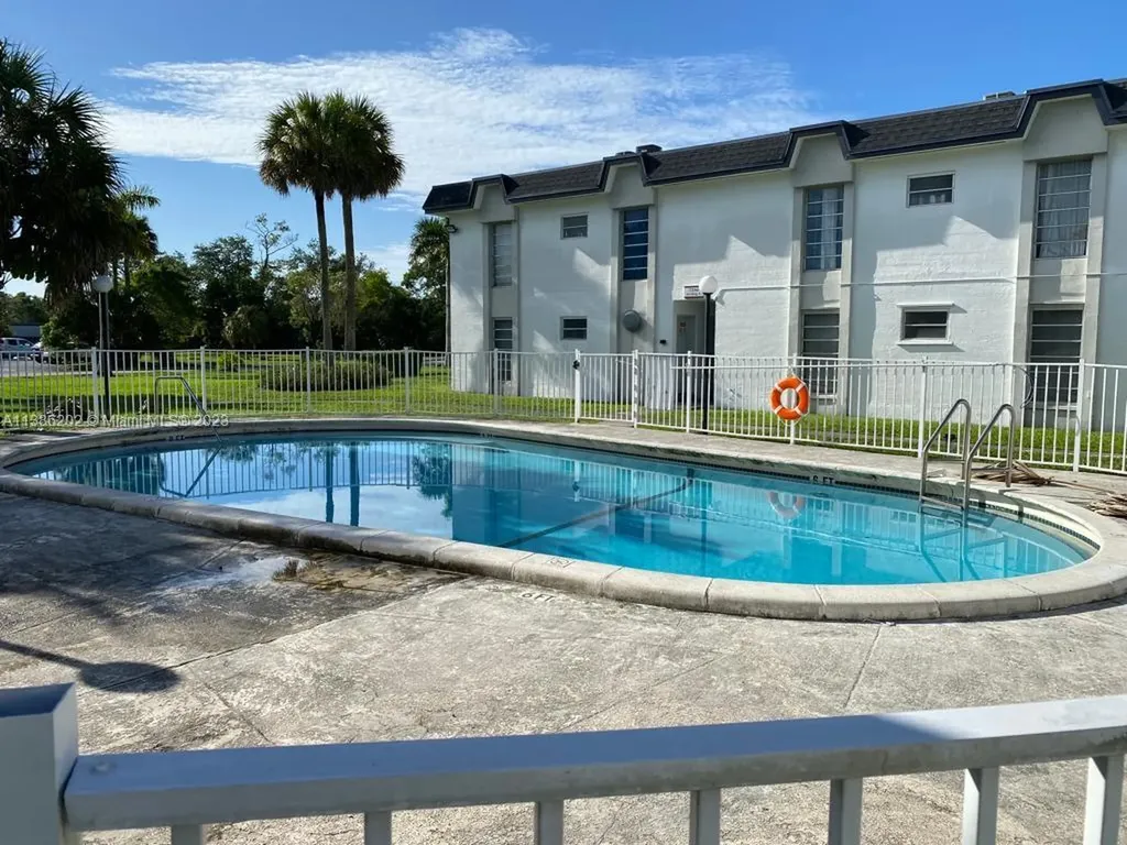 7232 SW 94th Place Miami FL 33173