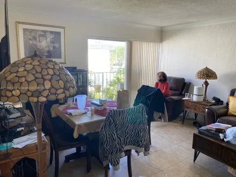 7232 SW 94th Place Miami FL 33173