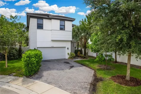 4980 Whispering Way Dania Beach FL 33312