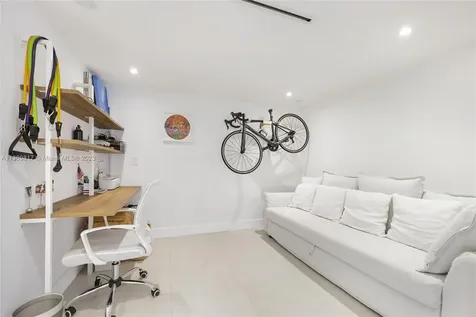 210 Sea View Drive Key Biscayne FL 33149