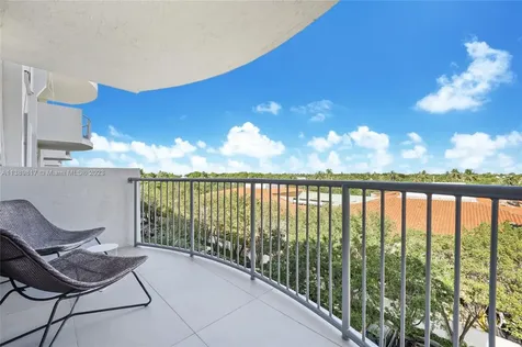 210 Sea View Drive Key Biscayne FL 33149