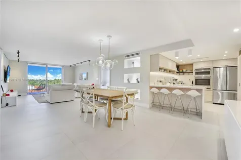 210 Sea View Drive Key Biscayne FL 33149