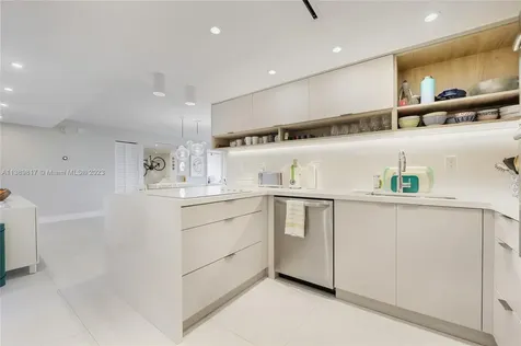 210 Sea View Drive Key Biscayne FL 33149