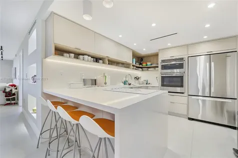 210 Sea View Drive Key Biscayne FL 33149