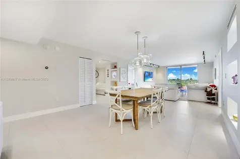 210 Sea View Drive Key Biscayne FL 33149