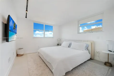 210 Sea View Drive Key Biscayne FL 33149