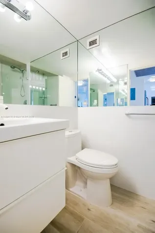 5601 Collins Avenue Miami Beach FL 33140