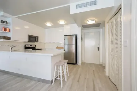 5601 Collins Avenue Miami Beach FL 33140