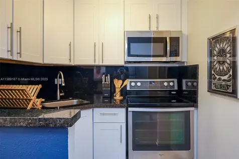 7904 West Drive North Bay Village FL 33141