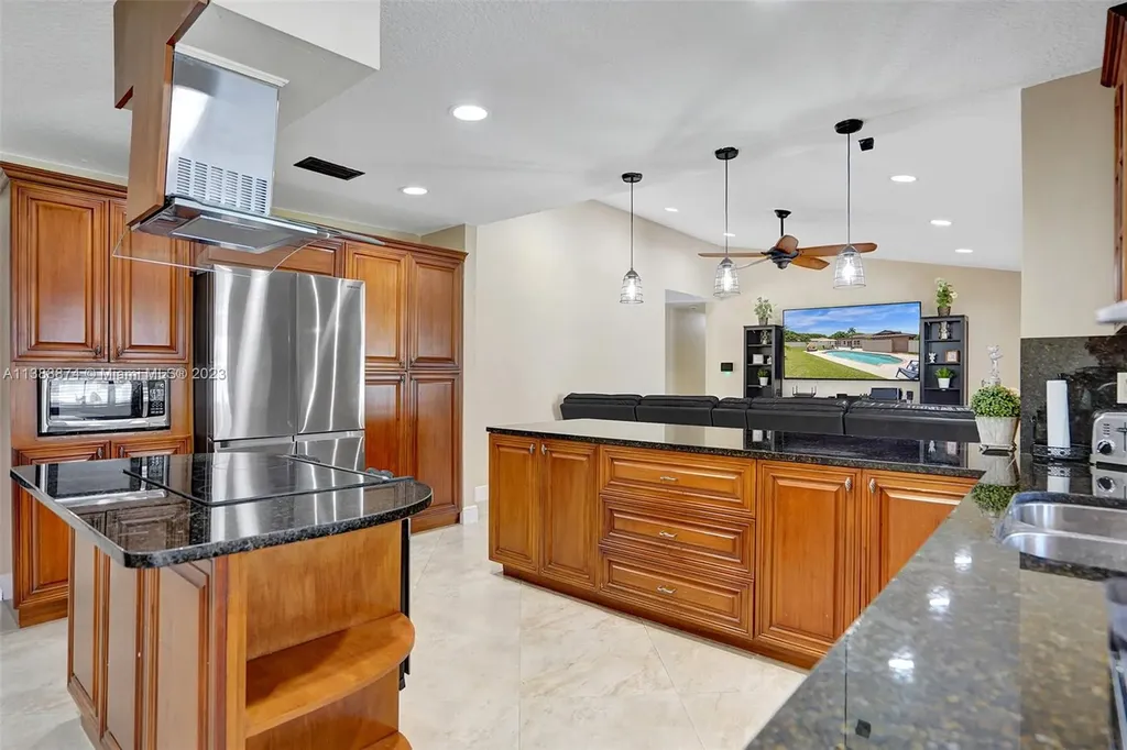 10419 NW 1st Place Coral Springs FL 33071
