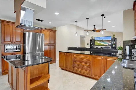 10419 NW 1st Place Coral Springs FL 33071