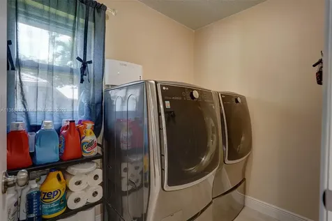 10419 NW 1st Place Coral Springs FL 33071