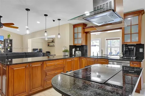 10419 NW 1st Place Coral Springs FL 33071