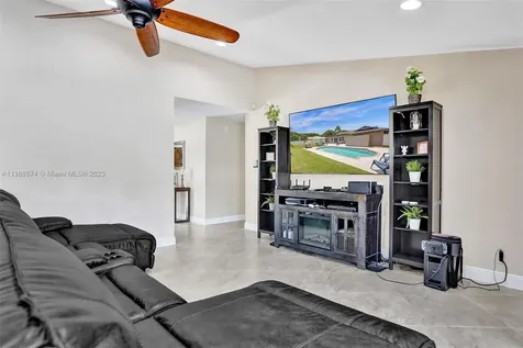 10419 NW 1st Place Coral Springs FL 33071
