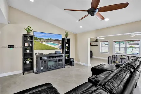 10419 NW 1st Place Coral Springs FL 33071